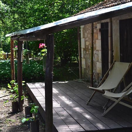 Les Bruyeres B&B Montbron Exterior photo